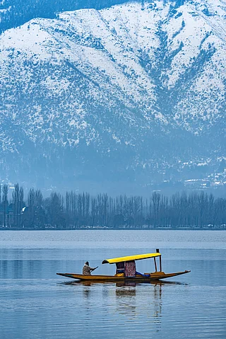 Shutterstock : Beyond Dal Lake, discover 9 stunning lakes across India