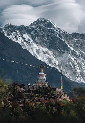Shutterstock : Scenes from near Everest Base Camp