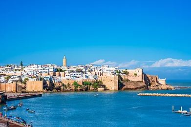 Shutterstock : Scenic view of Kasbah des Oudayas and Bouregreg River in Rabat, Morocco