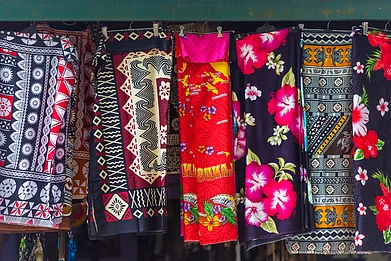 gg-foto/Shutterstock : Multi-coloured fabrics for sale at a local market in Fiji