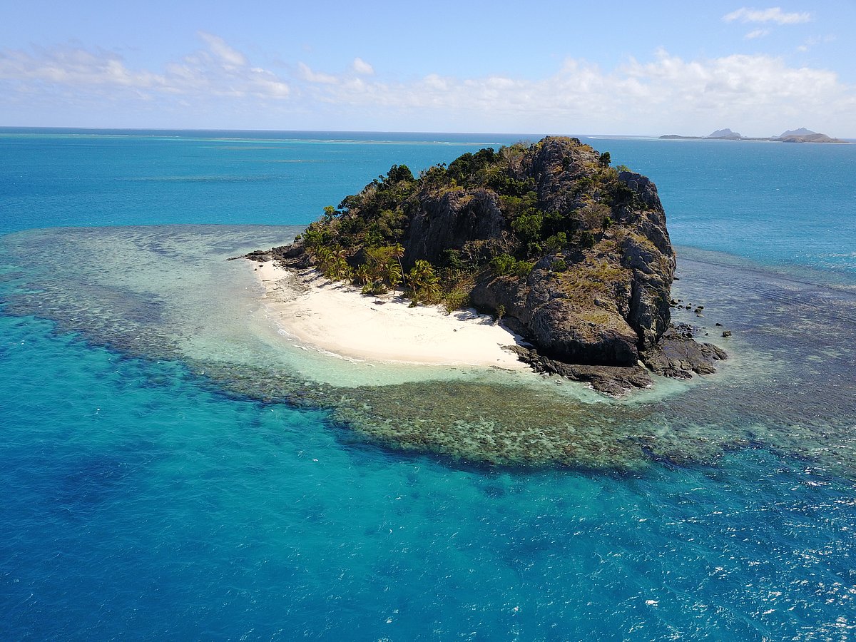 Mociu Private Island is an uninhabited and protected nature reserve under the handling of Likuliku Lagoon Resort