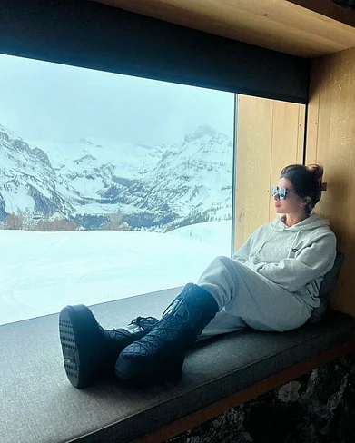priyankachopra/instagram : Priyanka Chopra at Crans-Montana, Switzerland