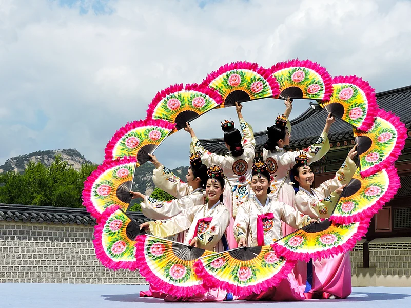A shot of a traditional Korean dance