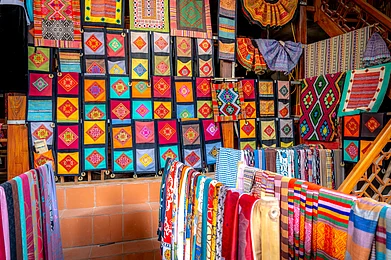 Quang nguyen vinh/Shutterstock : A handmade goods store in Bản Lác, Mai Châu valley