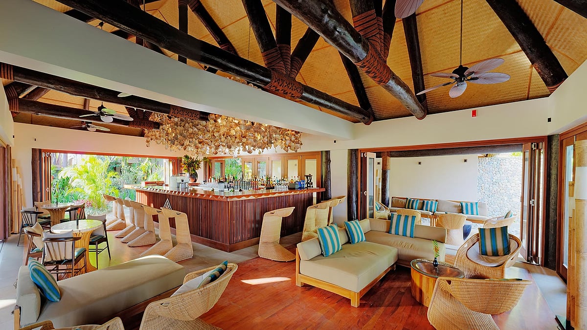 The Kanavata Restaurant and Lounge has a scenic viewing platform built right up amongst the canopy of a local dilo tree