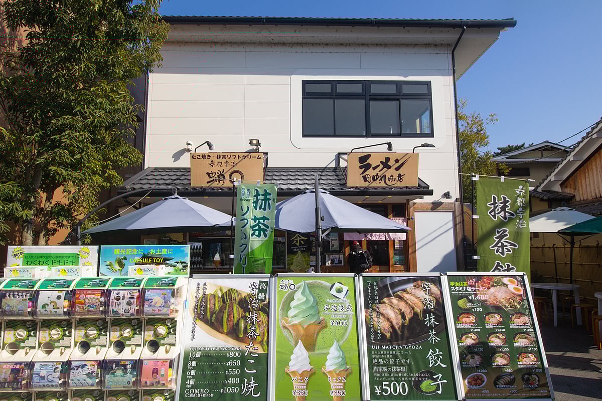 Storefront a Japanese restaurant selling food, beverages and desserts made of Uji matcha