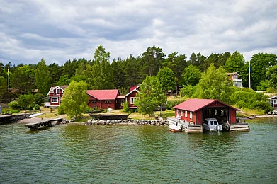 ROUSSELLE Xavier/Shutterstock : Cottages in the Stockholm Archipelago