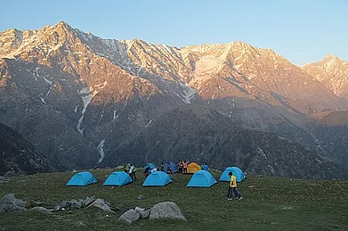 Ashutosh Tiwari/Wikimedia Commons : A trek to Triund in Himachal Pradesh is a mix of easy to difficult climb