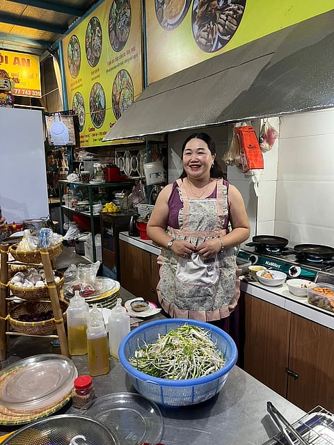 Trying Banh Xeo, a kind of "sizzling pancake," at Restaurant Banh Xeo Khue Hoi An