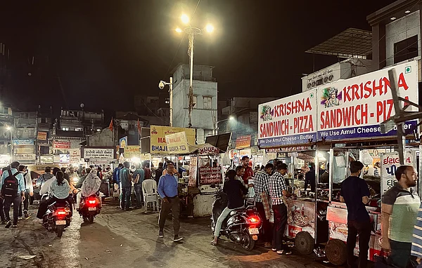tengatt / Shutterstock.com : A street food market near Manik Chauk in Ahmedabad