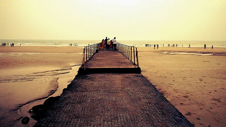 The stunning Guhagar beach in Maharashtra - Niranjan Gaikwad/Shutterstock