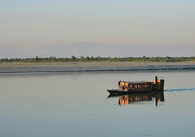 GYAN PRATIM RAICHOUDHURY/Shutterstock : A river cruise in Dibru-Saikhowa National Park