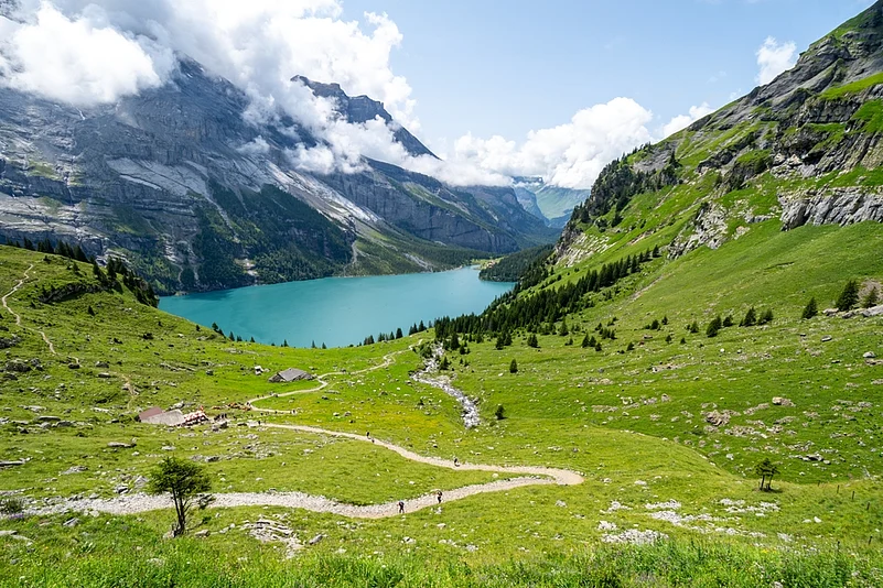 Hiking trail along the Oeschinensee Lake