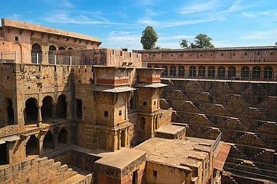 Shuterstock : Chand Baoli. Abhaneri