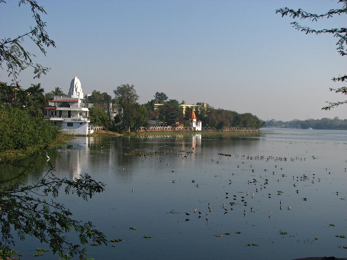 A view of the tranquil lake