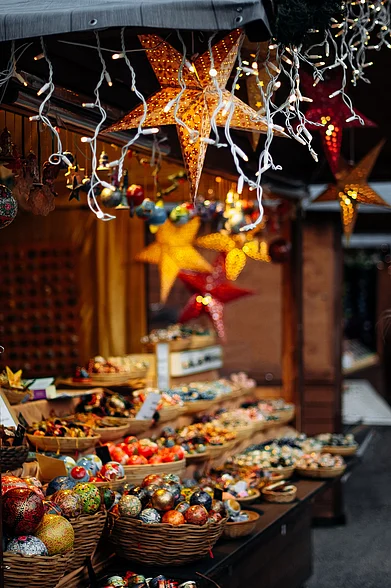 Shutterstock : A view of a vibrant Christmas market