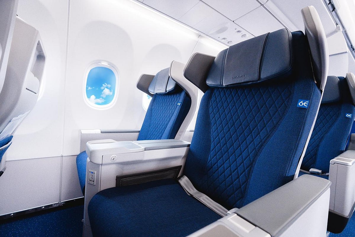 With a spacious pitch of 38 inches and a width of 21.3 inches, the seats have a six-way adjustable headrest with neck support
