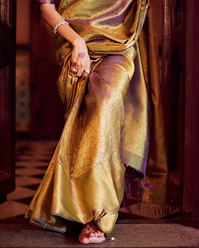 KaranAnand/Advaya : The tradition of weaving Kanjivarams began during the reign of the Chola Dynasty