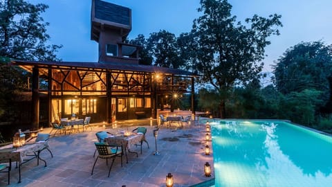 The Pench Tree Lodge is nestled in a large estate of 40 acres in the Karmajhiri area of Pench National Park
