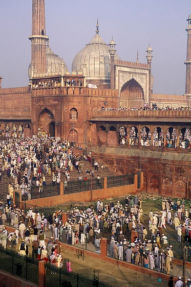 Shutterstock : A view of the Jama Masjid in Old Delhi