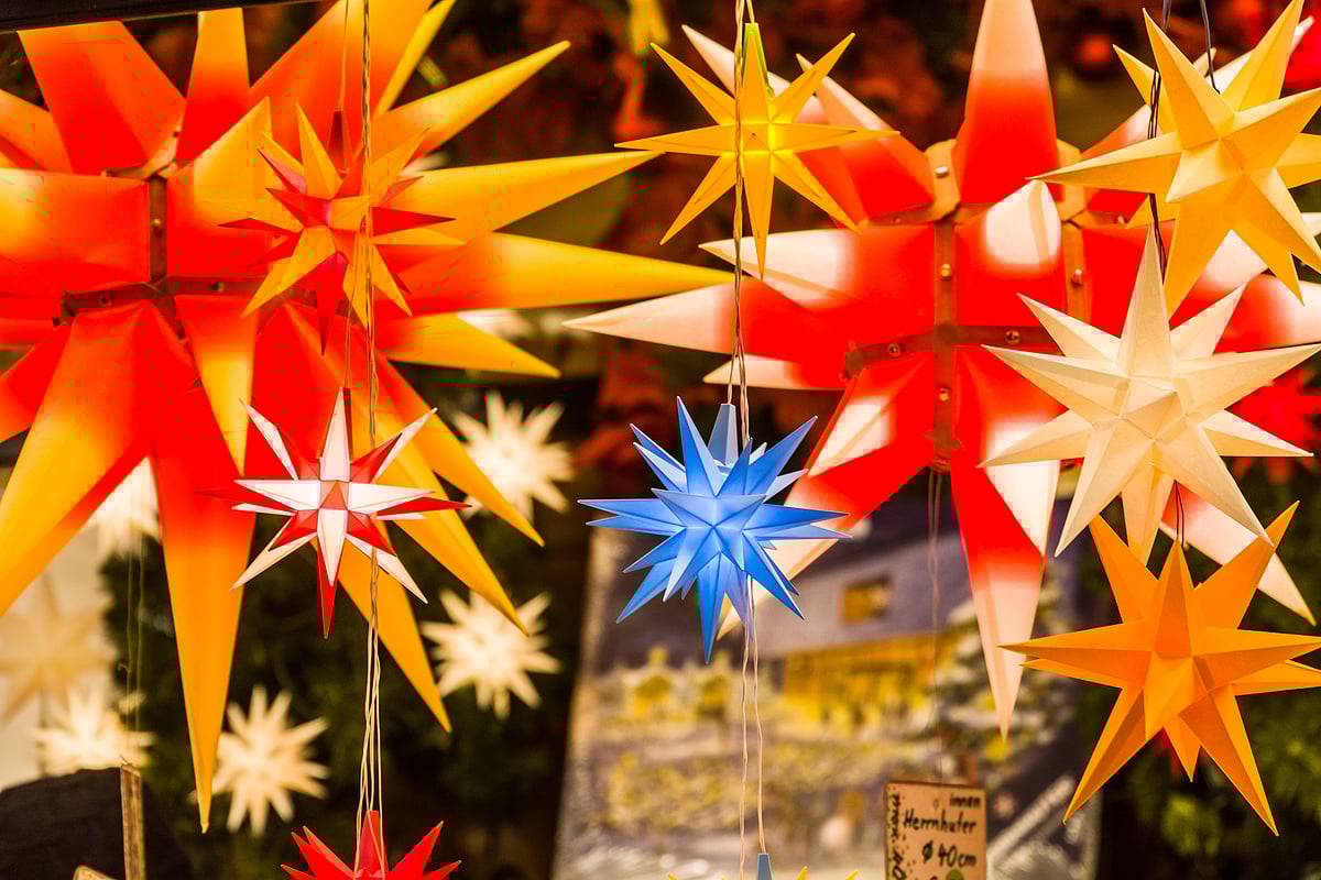 Hernhut Stars for sale in Dresden during Christmas