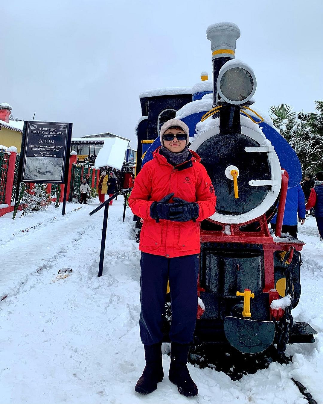 Snowfall can occur in Darjeeling in December, but it is unpredictable