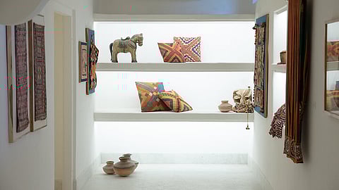 This centre is dedicated to preserving and promoting traditional crafts through art, textile exhibitions, and workshops
