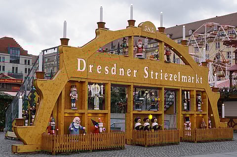 The Striezelmarkt was founded as a one-day market in 1434 under the reign of Friedrich II, the Elector of Saxony