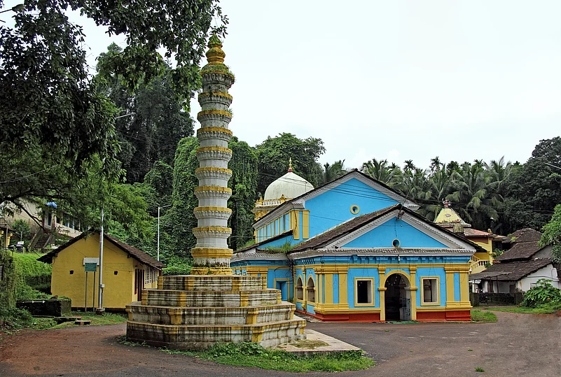 The Saptakoteshwar Temple of Naroa is one of the great Shiva temples in the Konkan area