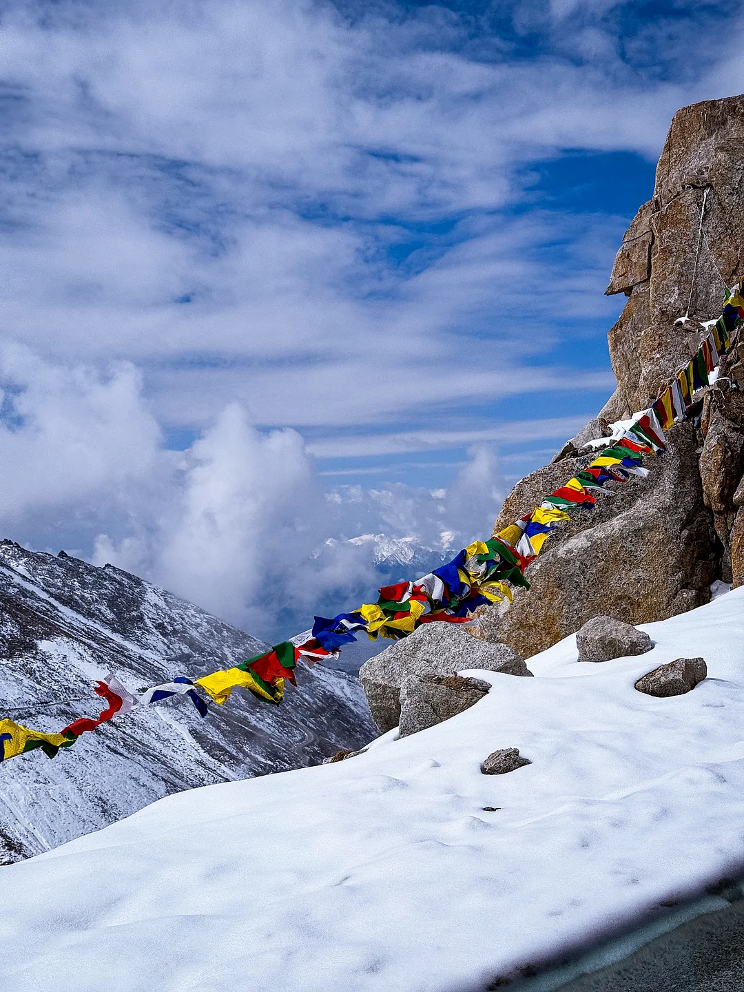 A view of snow-clad Khurdugla Pass at Leh Ladakh, India