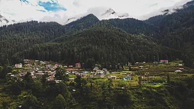 Mrinmoy Goswami/Shutterstock : One of Pulga’s biggest draws are its extensive forest trails, which draw many trekkers and nature lovers in the spring and summer