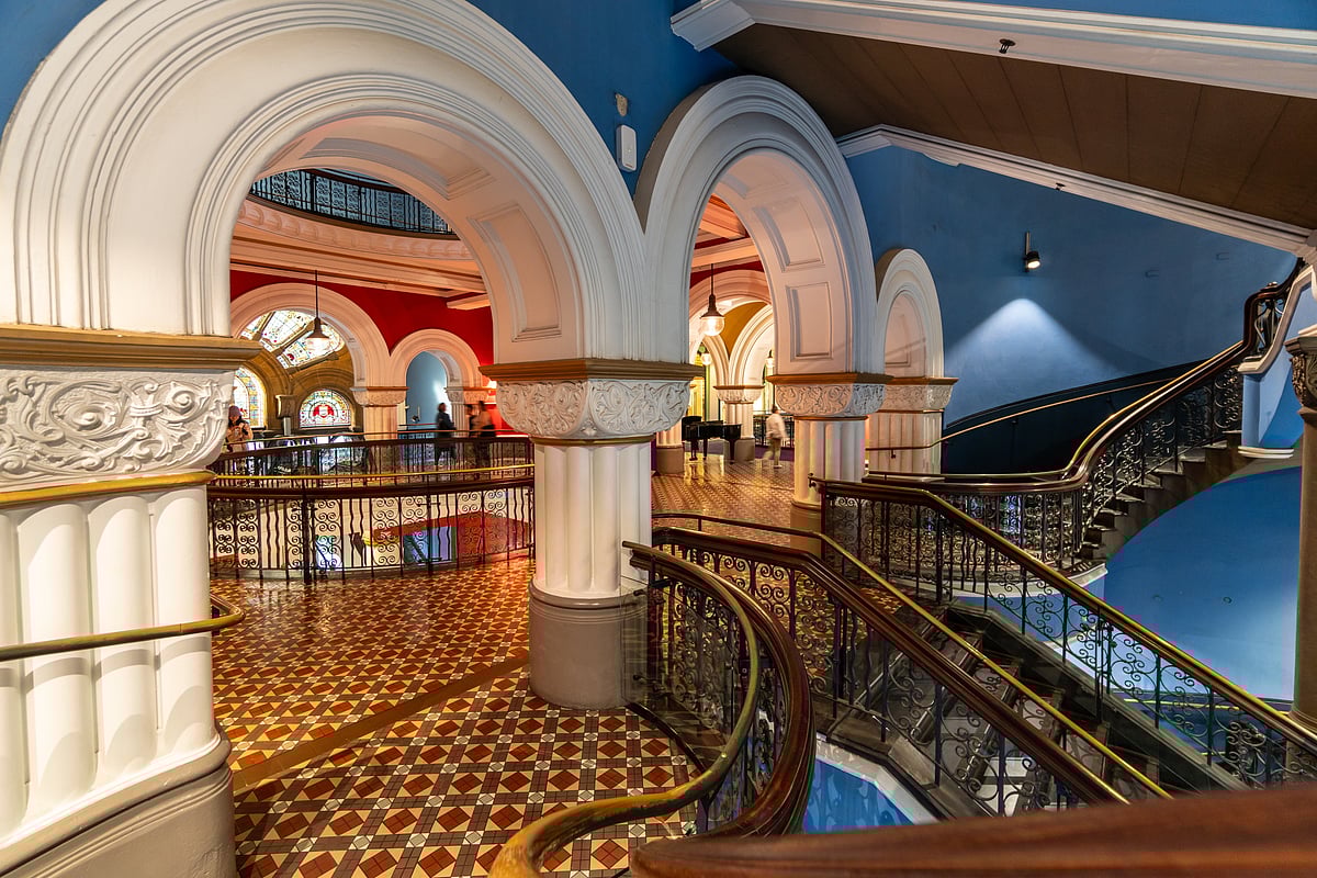 The Queen Victoria Building was built in the 1890s and beautifully restored in the 1980s
