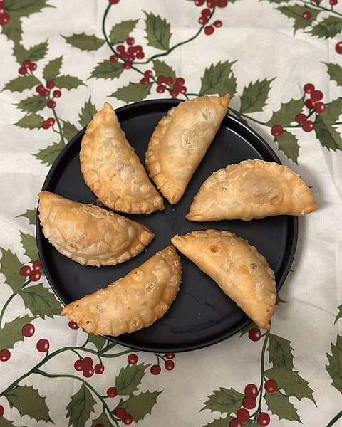 Neureos served on a plate