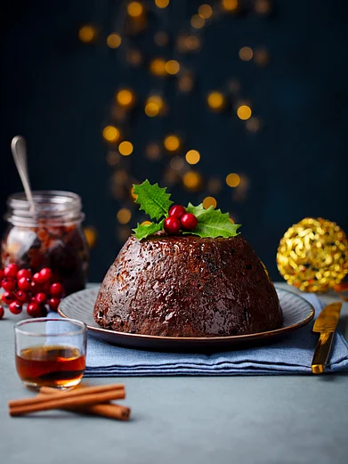 Shutterstock.com : Traditional Christmas pudding