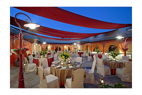 The Samode Haveli is a 150-year-old building that was once the residence of the Samode royal family