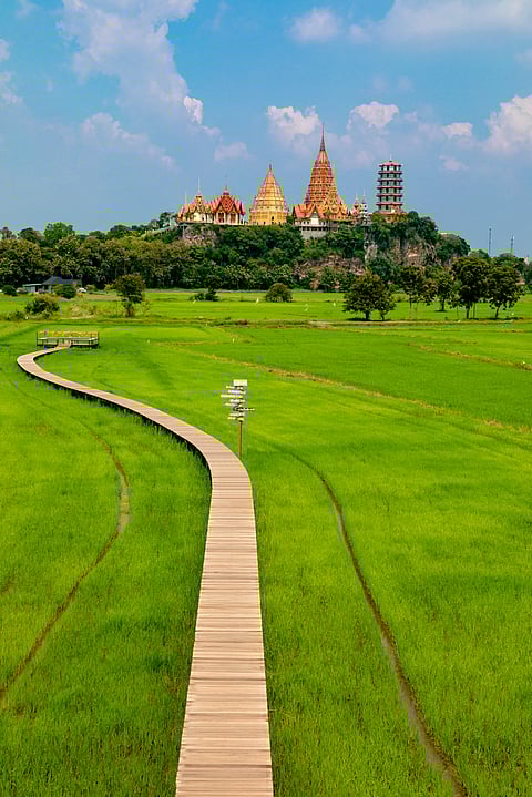 The stunning Wat Tham Suea