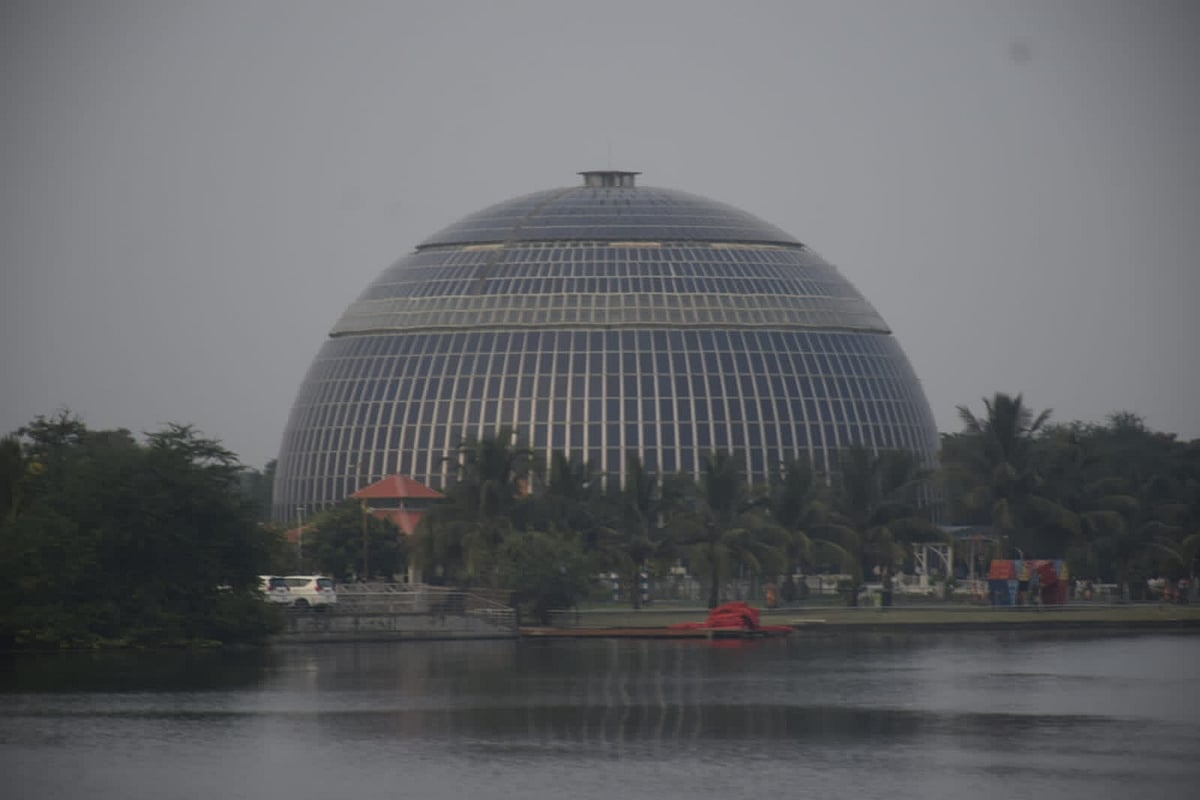 The 27-meter high dome has a 45-metre diameter