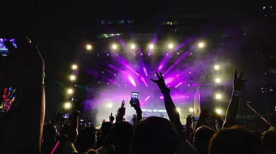 Vinayak_poriwade/Shutterstock : Mumbais nightlife is always buzzing