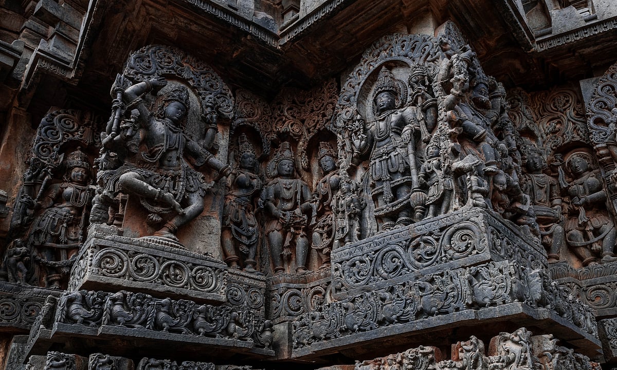Intricate carvings of Hindu deities in Halebidu