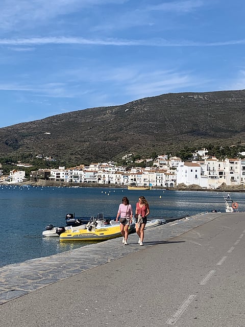 Tourist enjoy the May sunshine