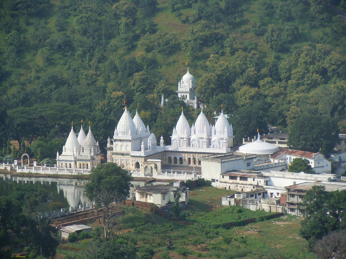 An aerial view of the Kundalpur temples
