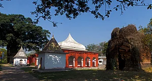 WikiCommons : Kiriteshwari temple in West Bengal