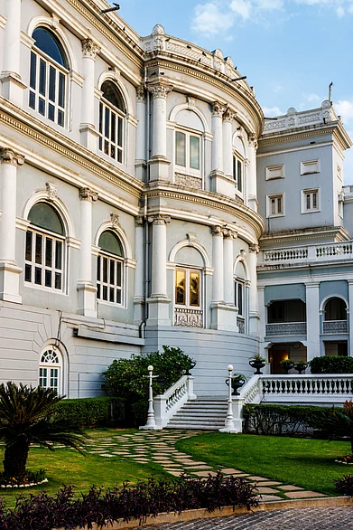 Shutterstock : The facade of Falaknuma Palace