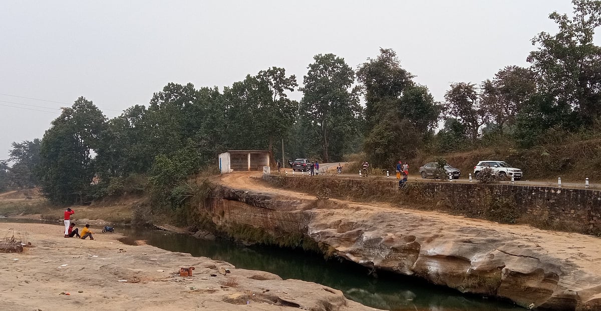At the Dugadugi River