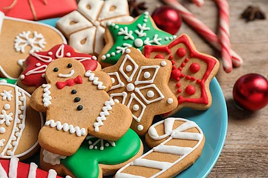 newafrica/Shutterstock : A plate of Christmas cookies