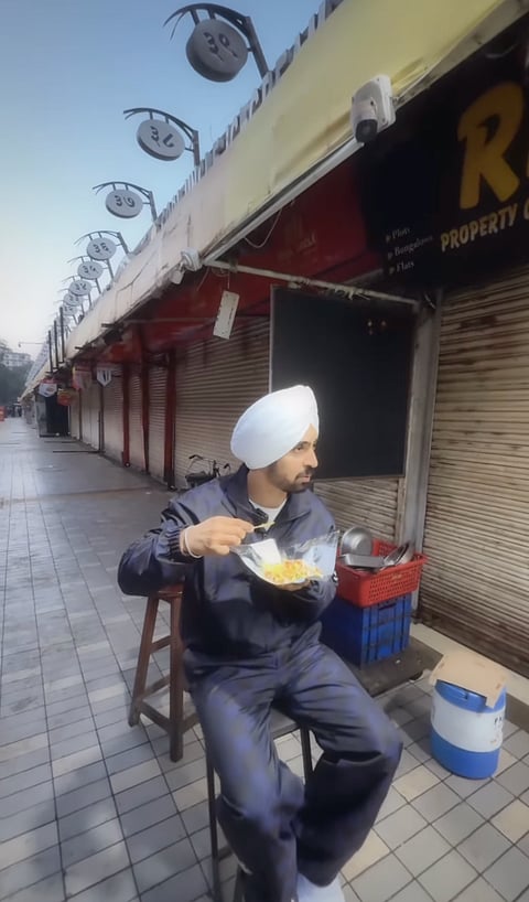 Diljit Dosanjh enjoying Indori Poha