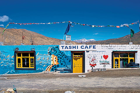Cafe in Langza