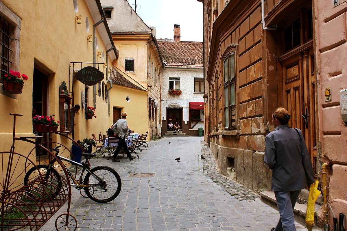 Copyright: Deepak Acharya : Wandering the narrow streets of Brașov will make you fall in love with the city, which is best known for the vampire legends at nearby Bran Castle, aka Dracula’s Castle