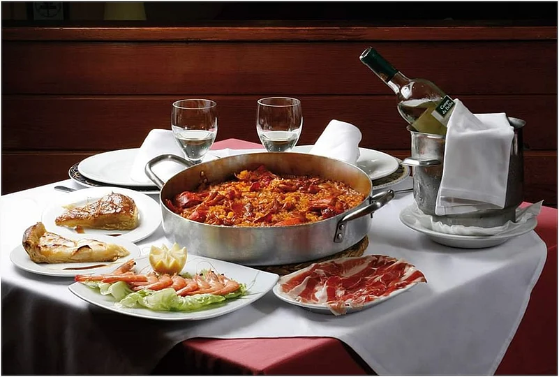 Enjoy dishes prepared with cider at El Rustallu