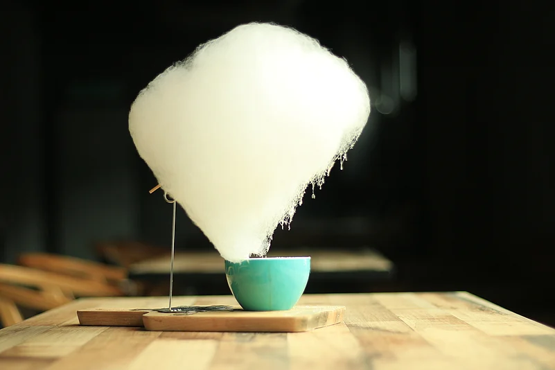 A rain of sugar on your coffee